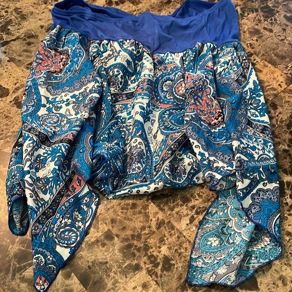 Plus Size Blue Pattern Top - Picture 7 of 9